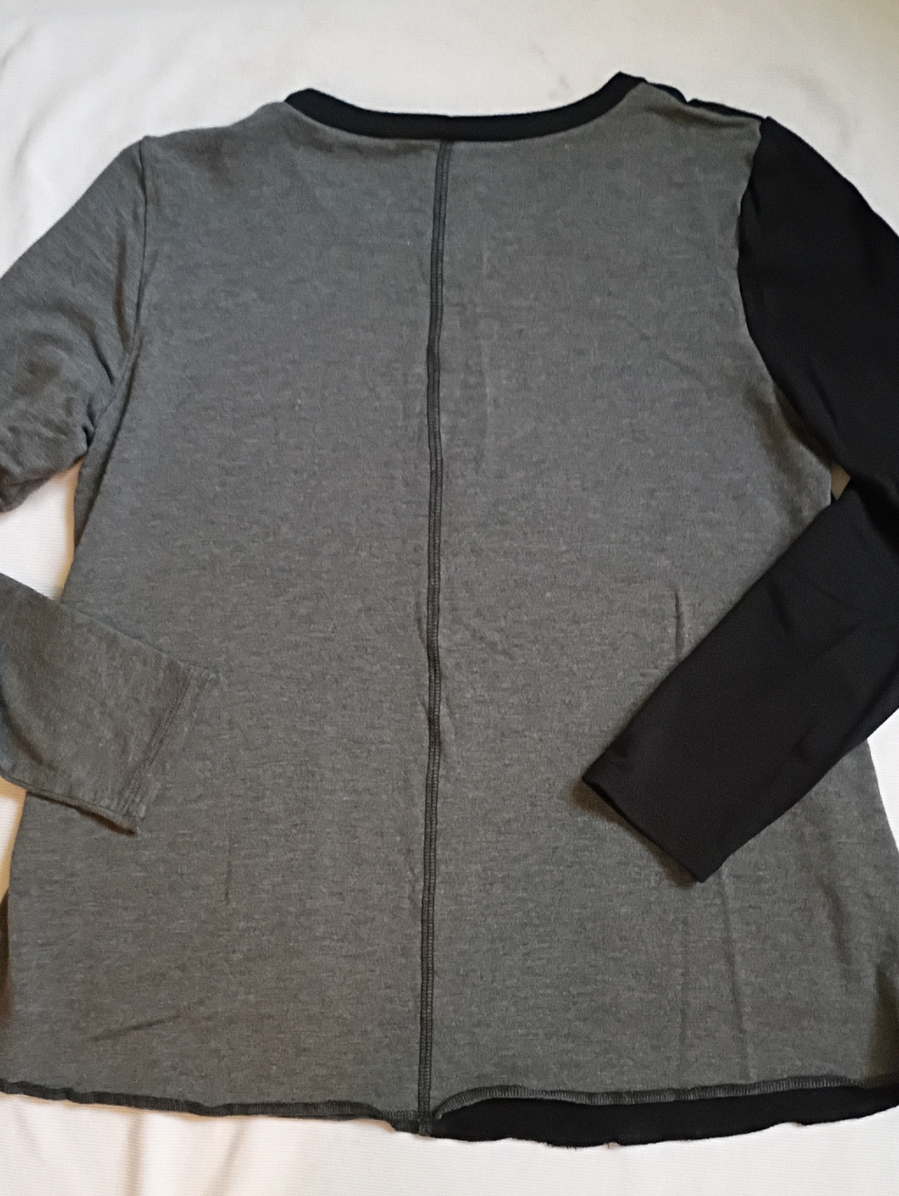 Pure Essence Colorblock Long Sleeve Top View 3